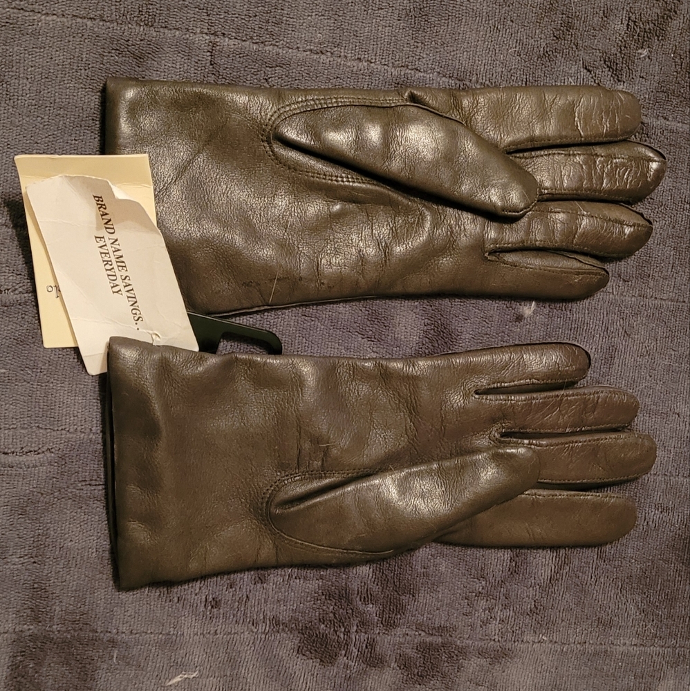(NWT) Womens leather gloves